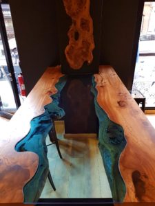 table bar a vin, river effect, design contemporain by Heron design